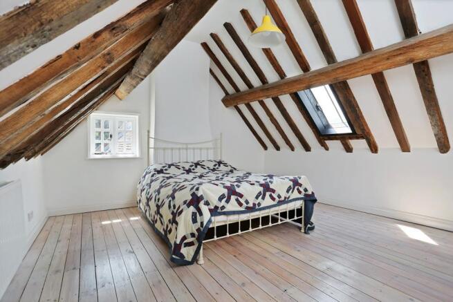 BEDROOM 4