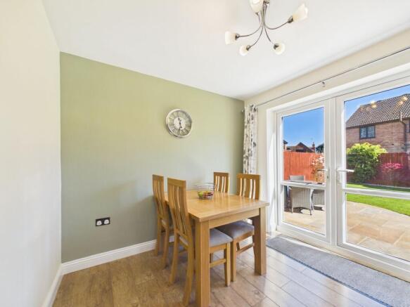 4 bed Detached for sale Image 8