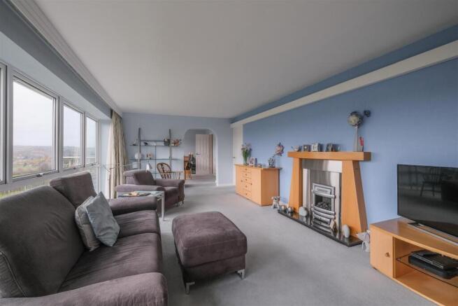 4 bed Detached for sale Image 7