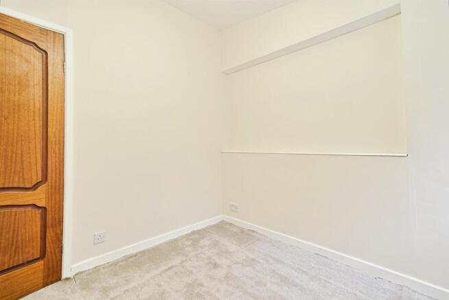4 bed Detached for sale Image 12