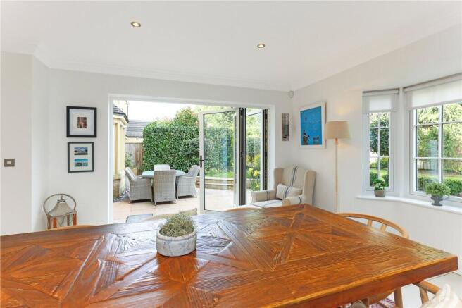 6 bed Detached for sale Image 12