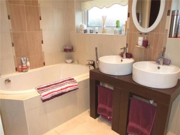 En-Suite Bathroom