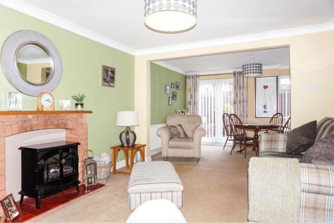 Lounge/Dining Room