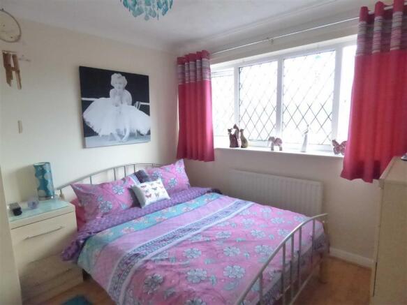 BEDROOM 2