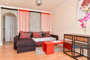 4, Chelmer House, South Street, Lancing BN15 8BD