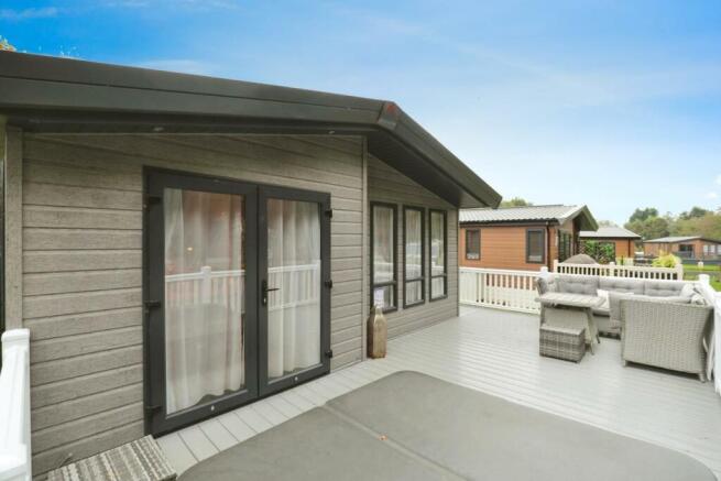 2 bed Park Home for sale Image 12