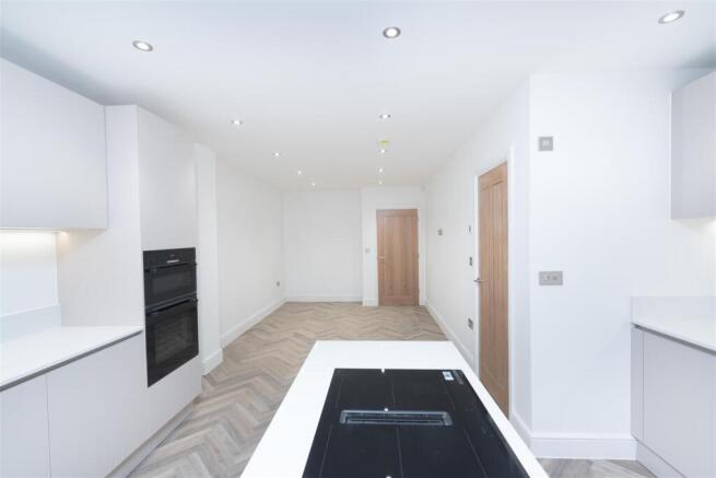 3 bed Semi-Detached for sale Image 4