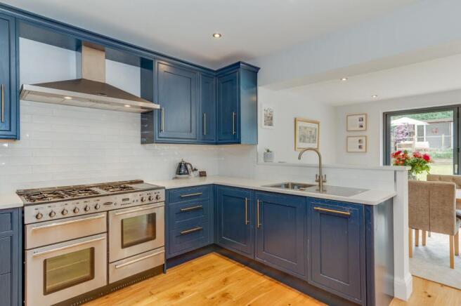 3 bed Semi-Detached for sale Image 7