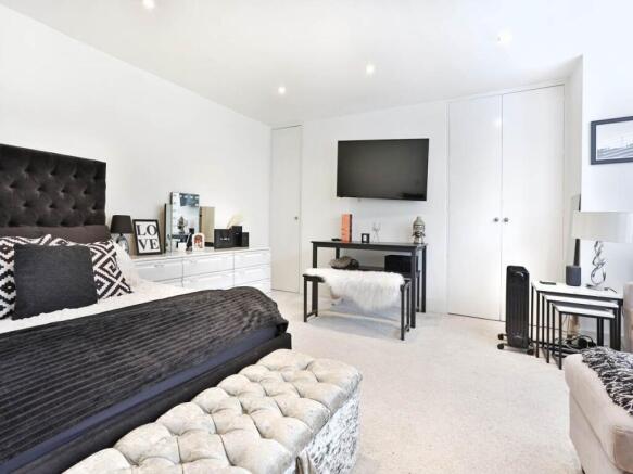 F1, 40 Denmark Villa