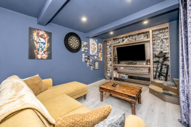 3 bed Terraced for sale Image 11