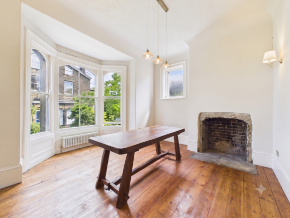 3 bed Apartment for sale Image 12