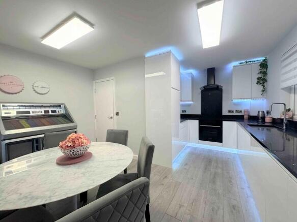 Dining Kitchen