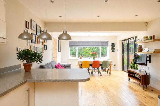 4 bed Detached for sale Image 10