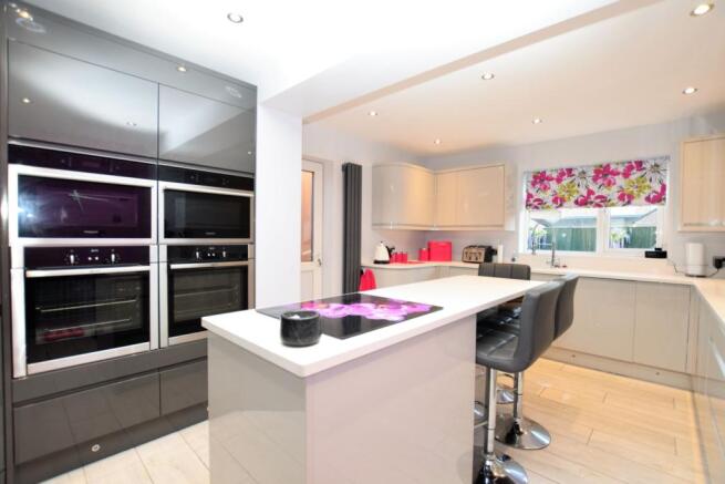 Kitchen/Breakfast