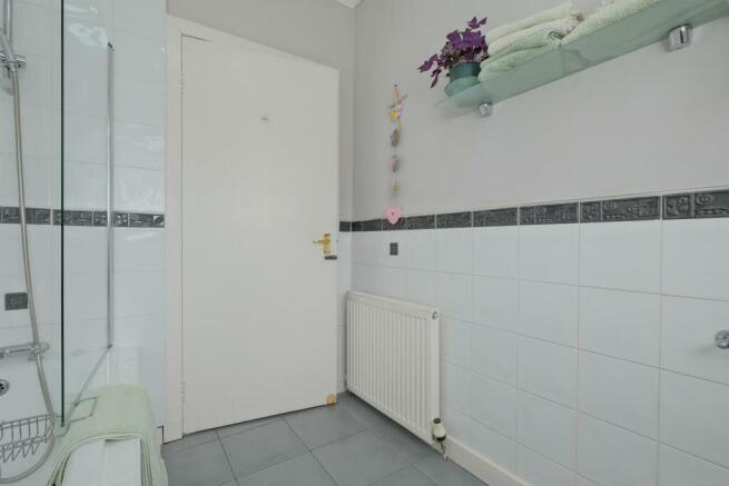 70 Belstane Rd, Carluke ML8 4BG-34.jpg