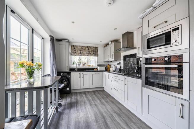 Kitchen / Dining Room