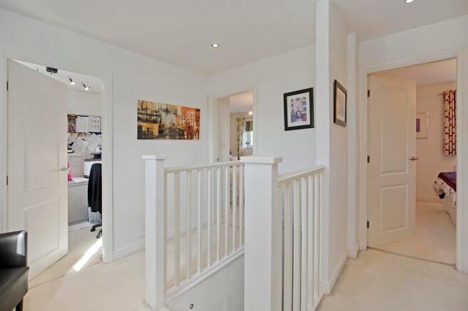 4 bed Detached for sale Image 11