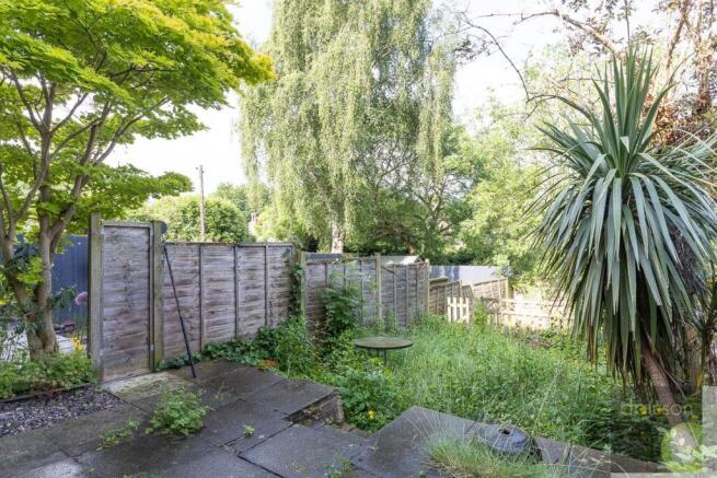 2 bed Terraced to rent Image 9