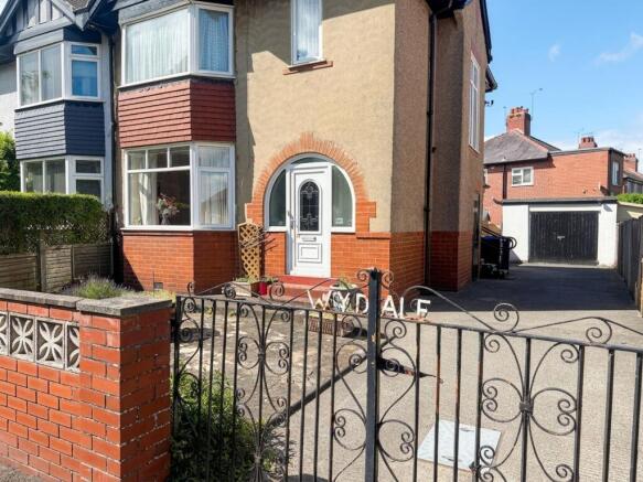 3 bed Semi-Detached for sale Image 10