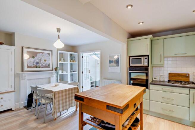 Kitchen/Dining Area