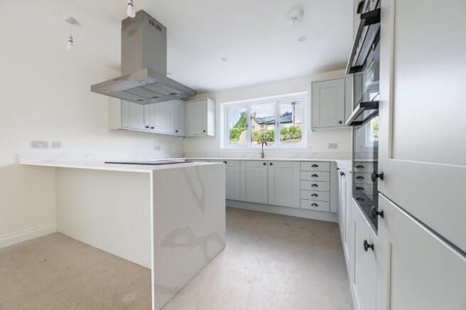 4 bed Detached for sale Image 7