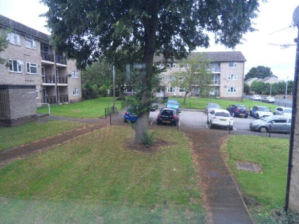 2 bed Apartment to rent Image 12