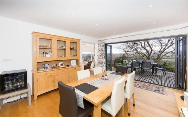 Kitchen/Dining...