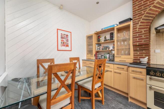 3 bed House for sale Image 10