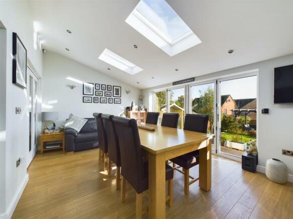 Spacious Dining/Living Area