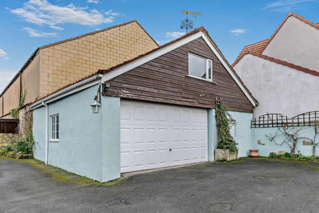 Detached Garage