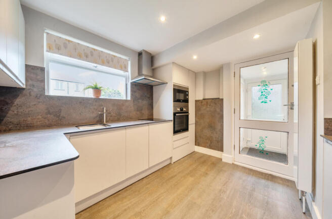 1370654-2-68f0cc3...