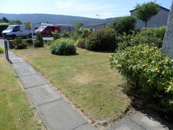 FRONT GARDEN NEW.jpg