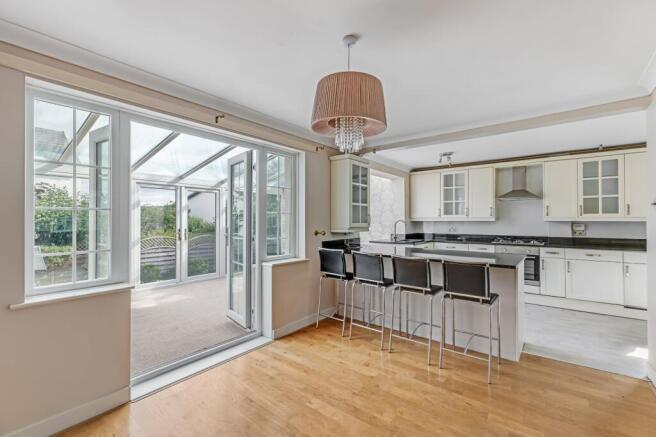 4 bed Detached for sale Image 6