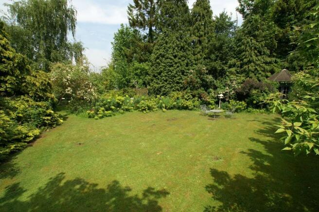 Summerhouse Lawn