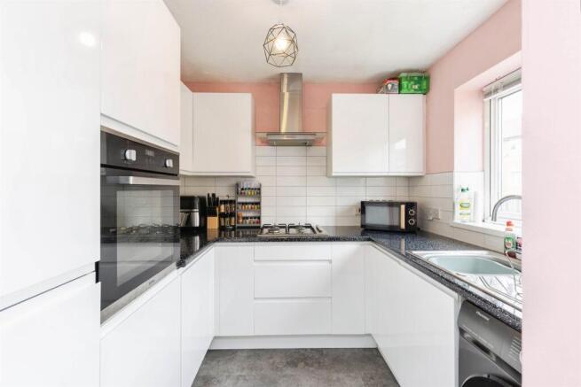 2 bed Semi-Detached for sale Image 4