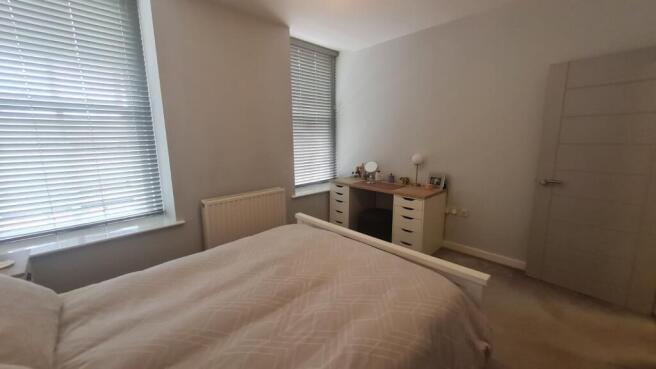 2 bed Flat to rent Image 10