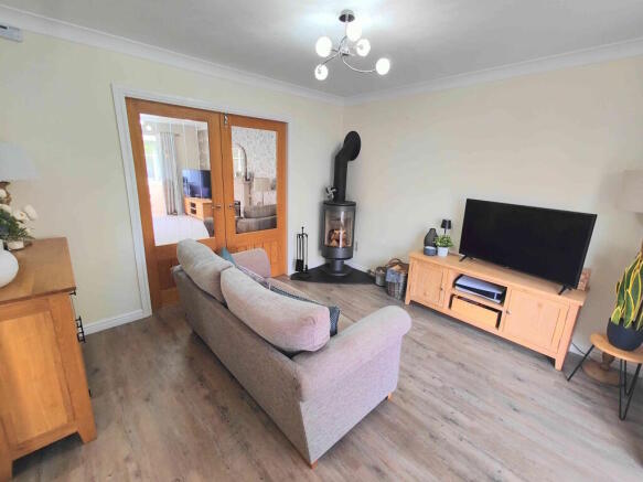6 bed Detached for sale Image 7
