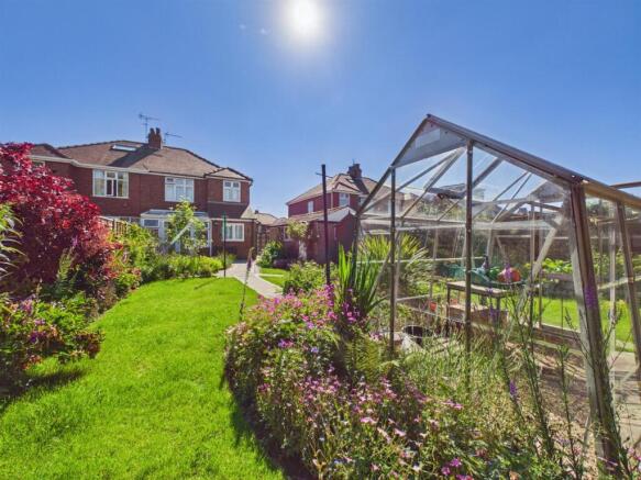 3 bed Semi-Detached for sale Image 12