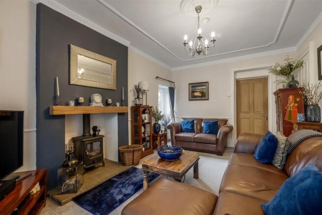 7 bed Detached for sale Image 6