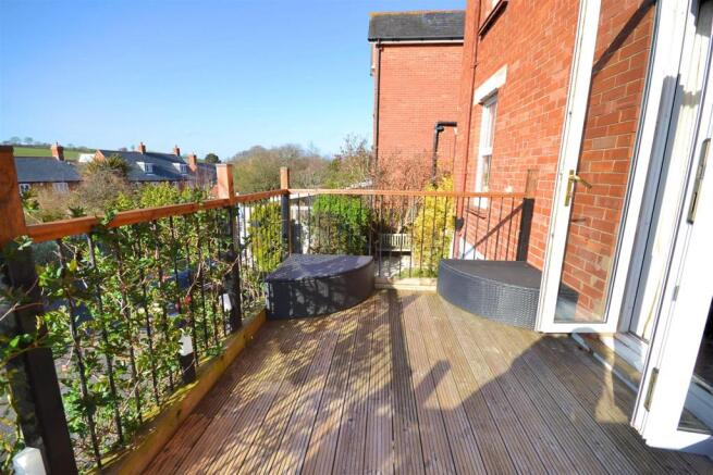 Balcony 2.jpg