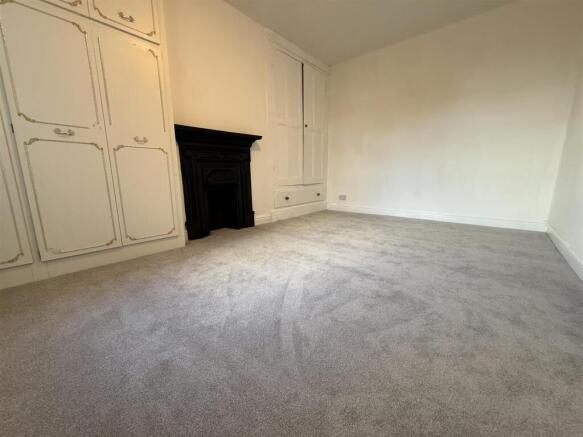 3 bed Terraced for sale Image 10
