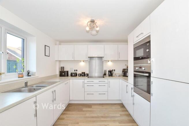 Edmett Way, Maidstone, Kent photo 3