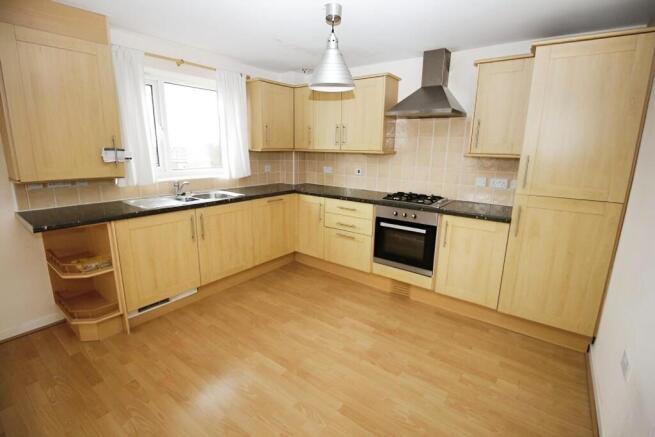 KITCHEN/LIVING ROOM