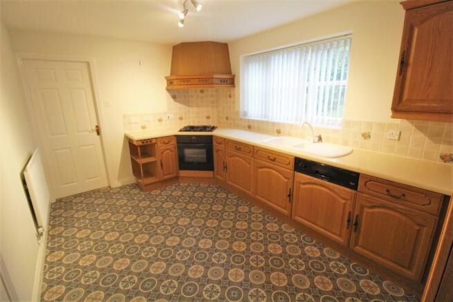 Kitchen a.jpg