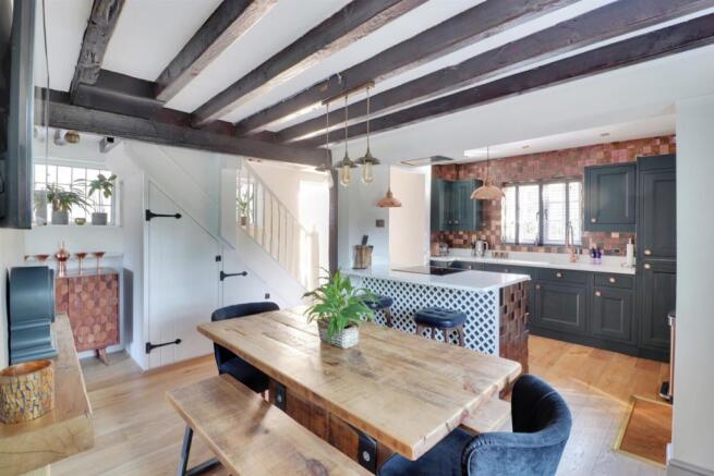 Kitchen 1.jpg