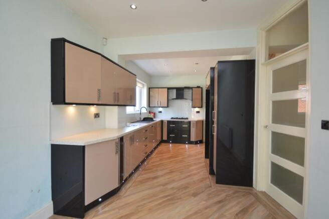 3 bed Not Specified for sale Image 8