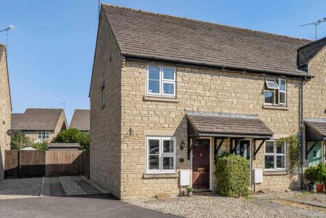 John Tame Close, Fairford, Gloucestershire, GL7