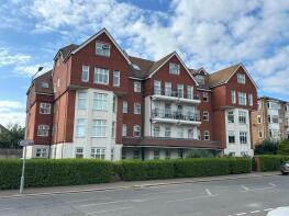 Flat 12, Helensburgh Court, Upper Sea Road, Bexhill-on-sea TN40 1BF