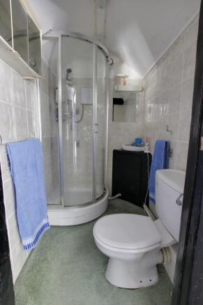 SHOWER ROOM