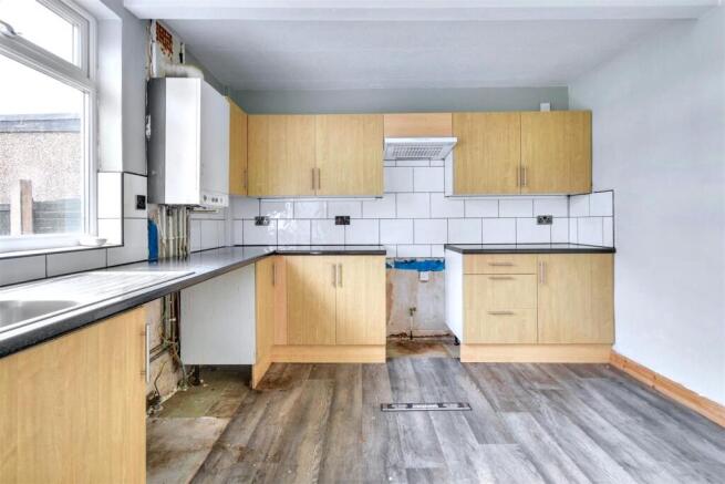 Kitchen_2.jpeg